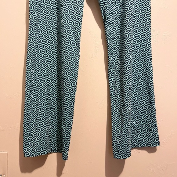 J.Mclaughlin Carmel Pants in Honeycomb Blue Patterned Stretch Flare Size XL - Picture 4 of 16